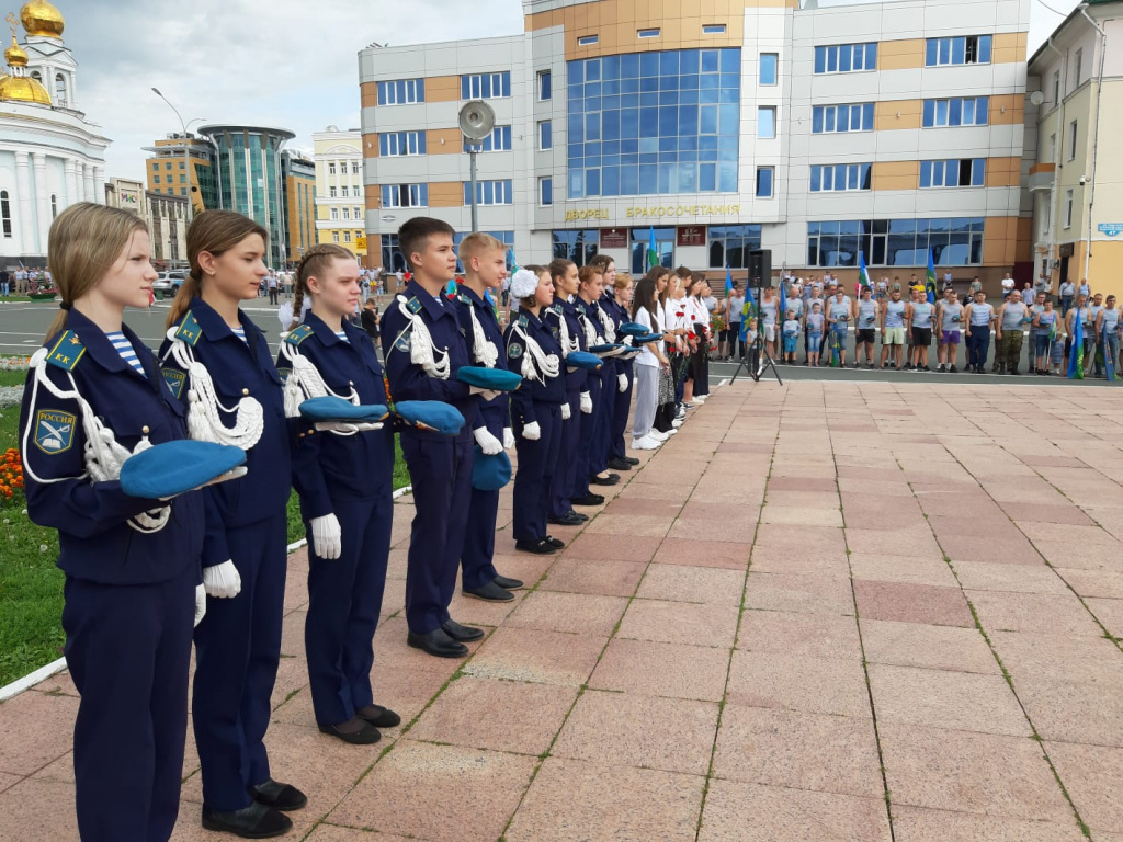 Саранск отмечает День Воздушно-десантных войск Российской Федерации |  02.08.2023 | Саранск - БезФормата